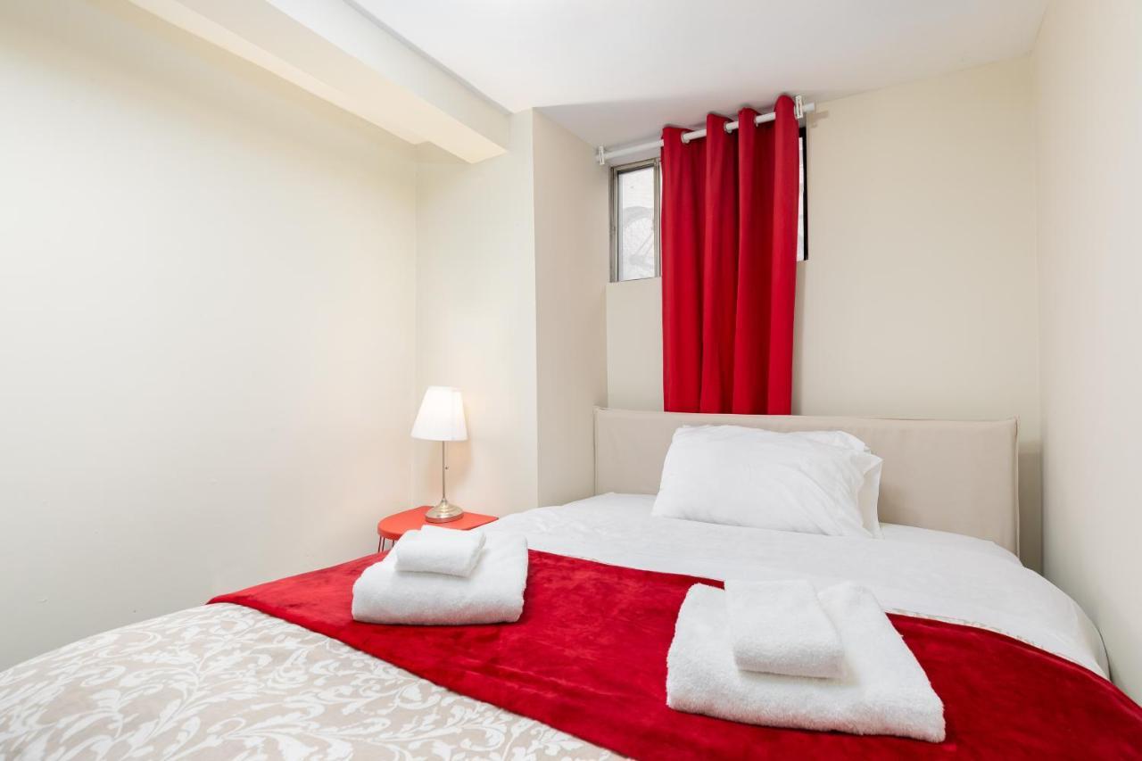 For Rent Beside U Of T Guest house *